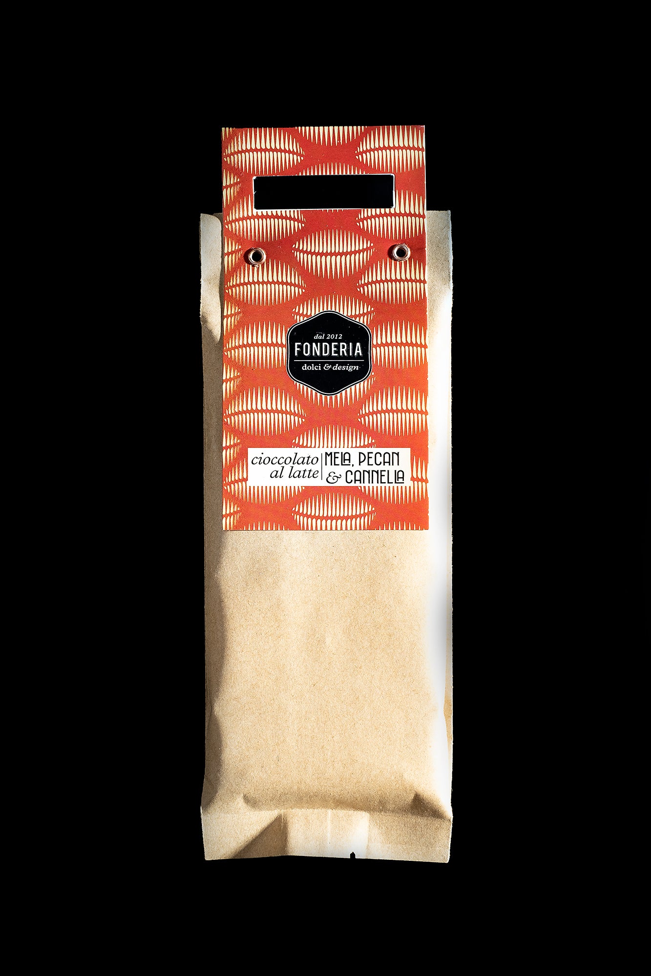 Tavoletta al latte con  mela  cannella e noci pecan